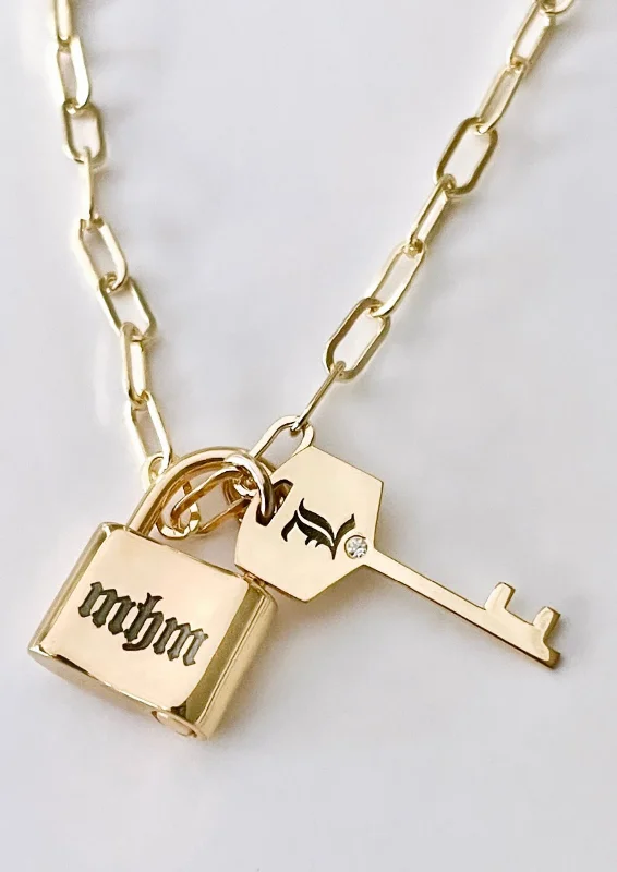 Ladies necklaces 2025 style trends-Sarah Personalized Lock and key Necklace