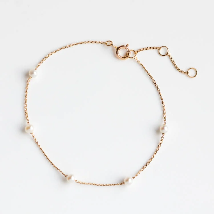 Ladies bracelets signature piece designs-Solid Gold Simple Pearl Chain Bracelet